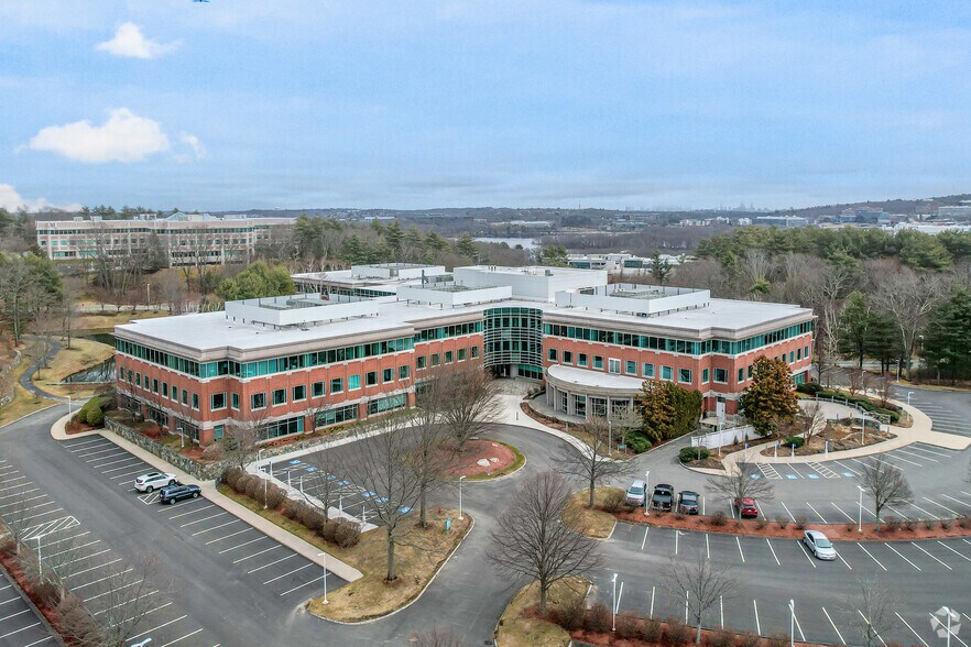 More Photos Of 860 Winter St, Waltham Office For Lease