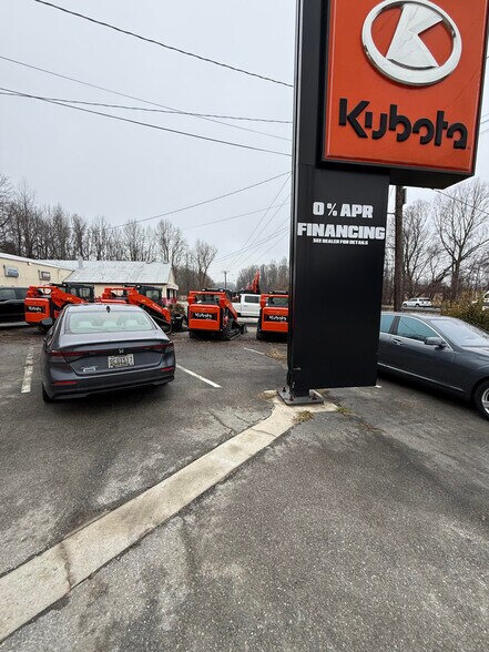 More Photos Of 3030 Crain Hwy, Upper Marlboro Auto Dealership For Sale