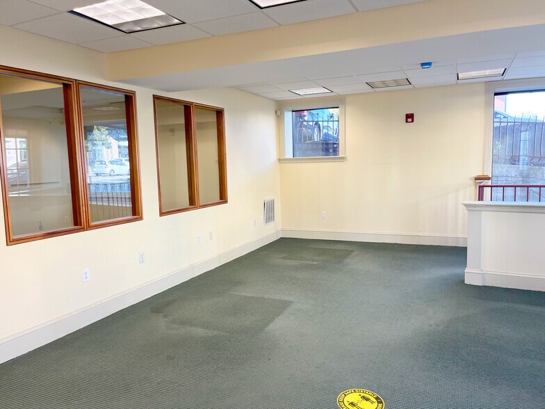 More Photos Of 1812 Massachusetts Ave, Cambridge Storefront Retail Office For Sale