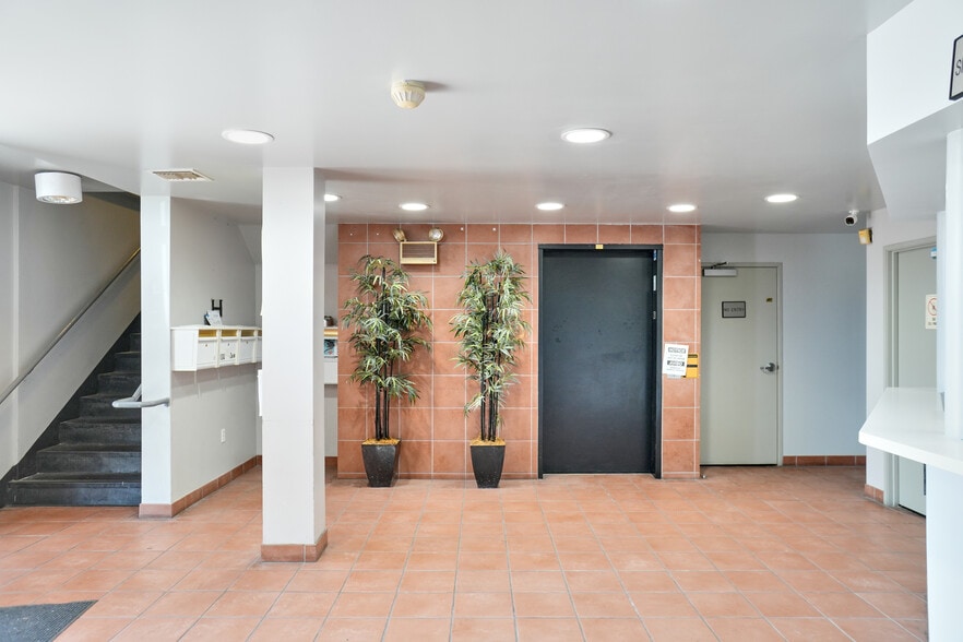 More Photos Of 11500-11512 S Vermont Ave, Los Angeles Medical For Sale