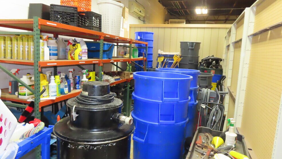 More Photos Of 108 Grant Ave, Plainfield Light Distribution For Lease