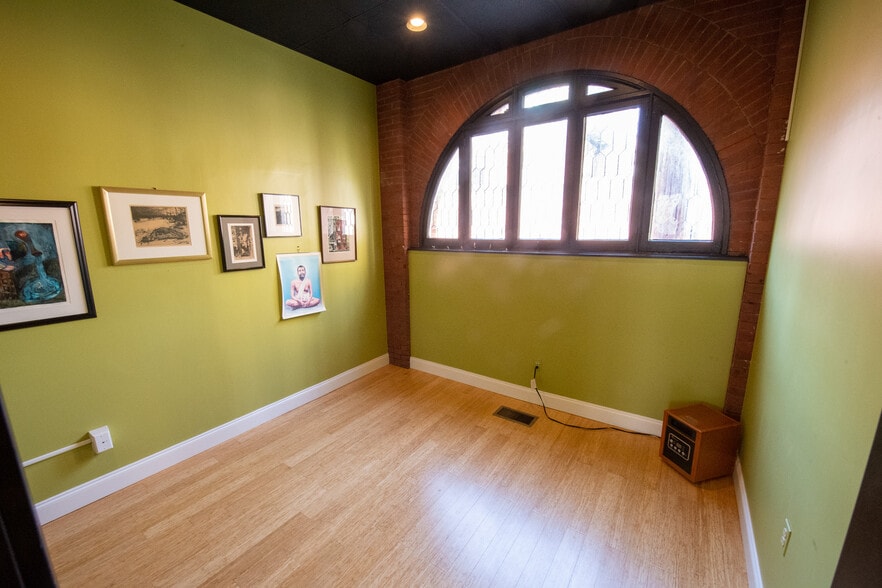 More Photos Of 107 E Preston St, Baltimore Office For Lease