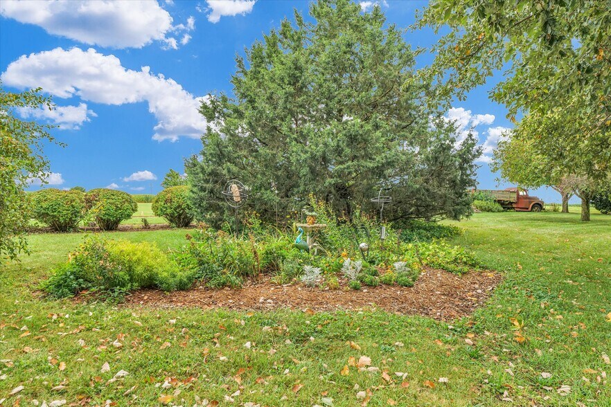 More Photos Of 1356 County Road 2900 N, Rantoul Specialty For Sale