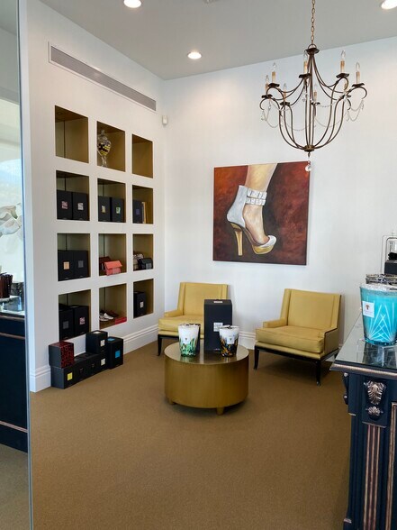 More Photos Of 104 SE 1st Ave, Delray Beach Office Residential For Lease