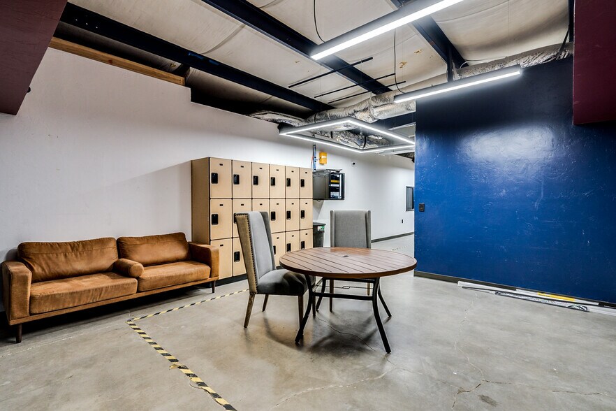 More Photos Of 1140 N Rosemont Blvd, Tucson Research And Development For Sale