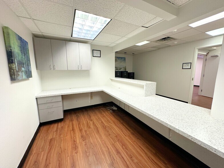 More Photos Of 12501 Judson Rd, San Antonio Medical For Lease