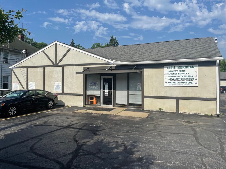 Primary Photo Of 444 S Meridian St, Ravenna Medical For Lease