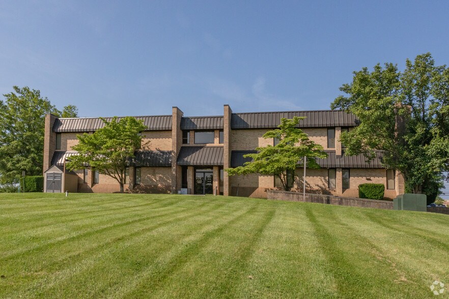 More Photos Of 2 Colgate Dr, Forest Hill Medical For Lease