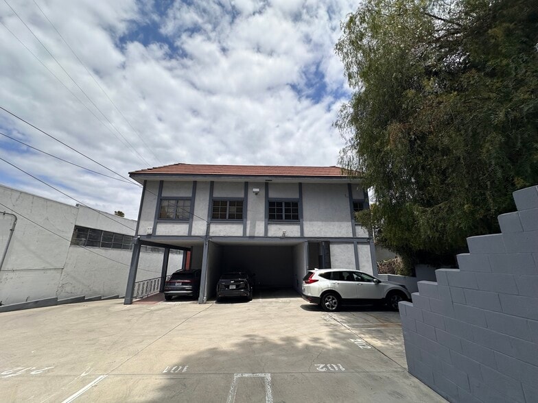 More Photos Of 12750 Ventura Blvd, Studio City Loft Creative Space For Lease