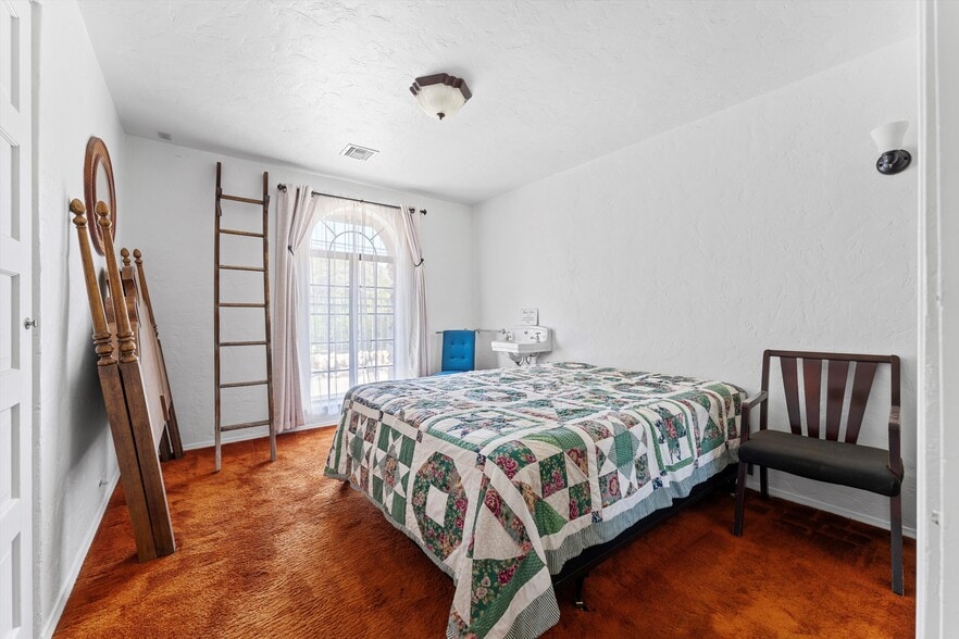 More Photos Of 17539 Elizabeth Lake Rd, Lake Hughes Hotel For Sale