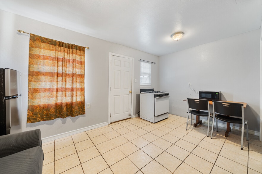More Photos Of 309 S Fulton Beach Rd, Rockport Hotel For Sale
