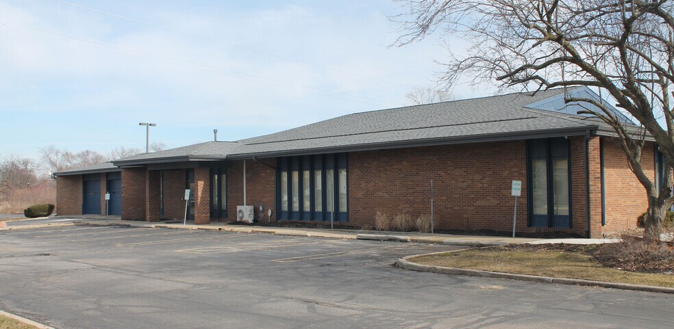 More Photos Of 118 W Edison Rd, Mishawaka Medical For Lease