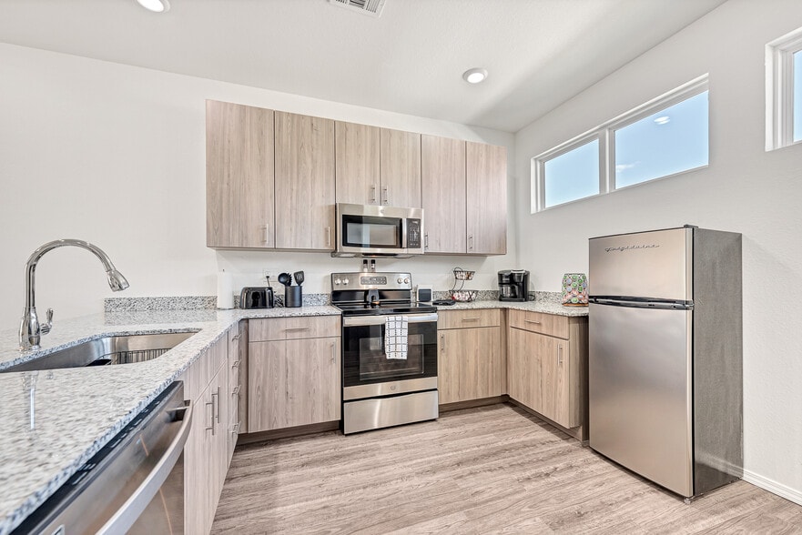 More Photos Of 1512 S Razorback Rd, Fayetteville Apartments For Sale