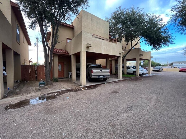 More Photos Of 101 E Calton Rd, Laredo Apartments For Sale