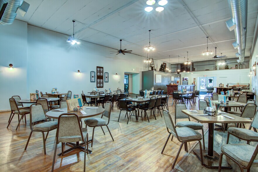 More Photos Of 115 Diamond St N, Ridgeland General Retail For Sale