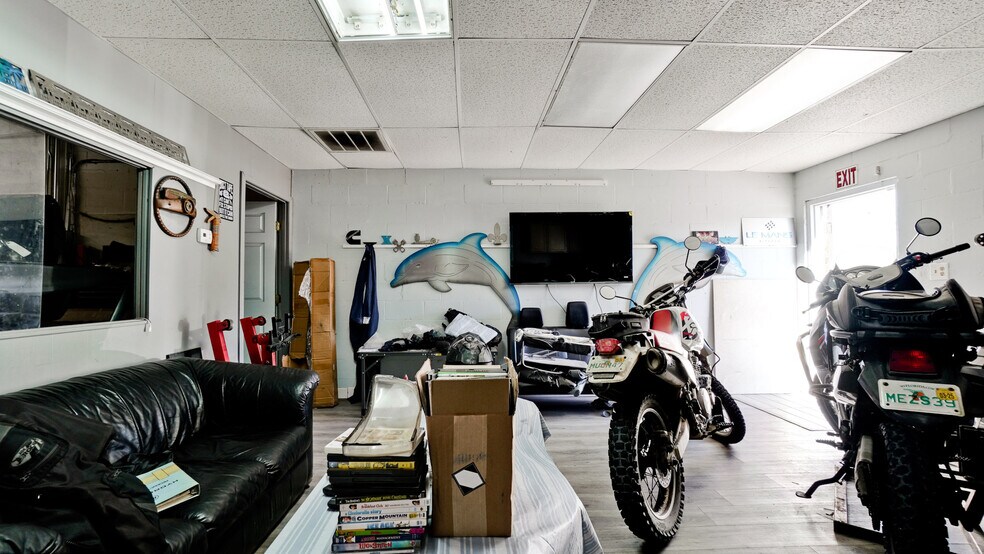 More Photos Of 3015 62nd Ave E, Bradenton Warehouse For Lease