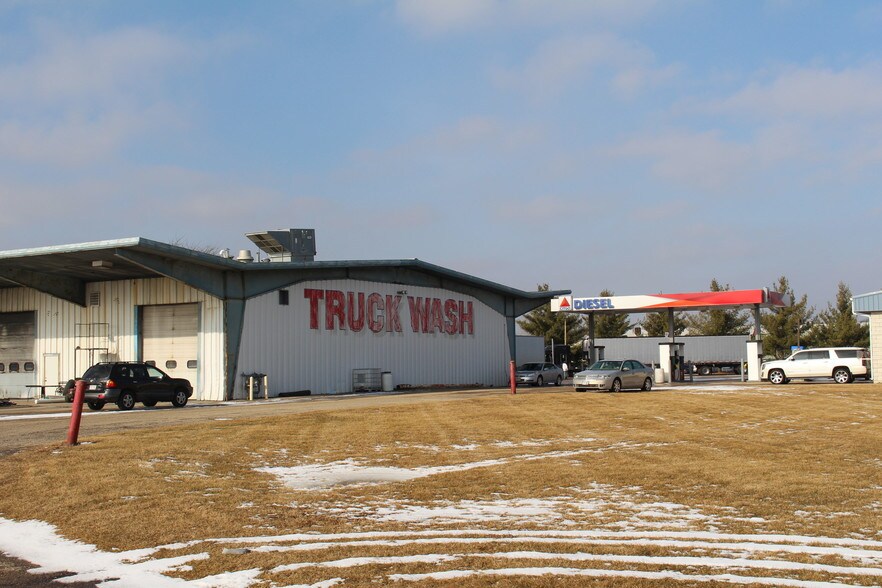 More Photos Of 6383 Lake Rd, Windsor Carwash For Sale