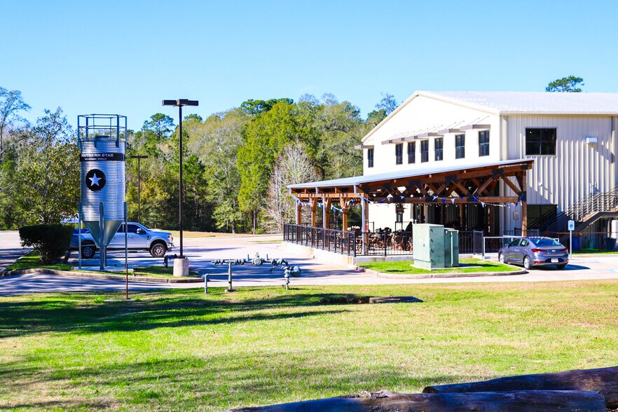 More Photos Of 3525 N Frazier St, Conroe Manufacturing For Sale