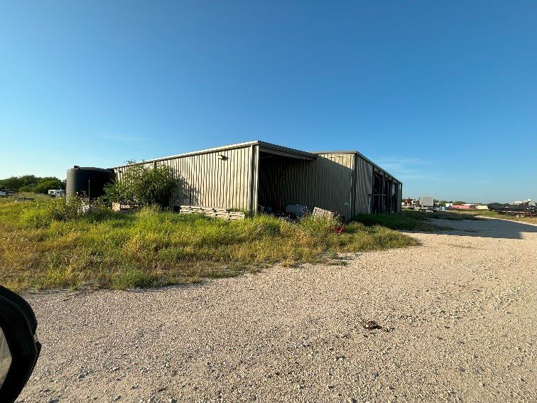 More Photos Of 2624 Highway 72, Three Rivers Warehouse For Lease