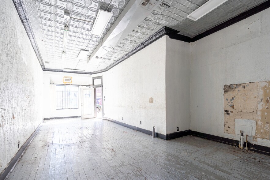 More Photos Of 4245-4247 Troost Ave, Kansas City Storefront Retail Residential For Lease