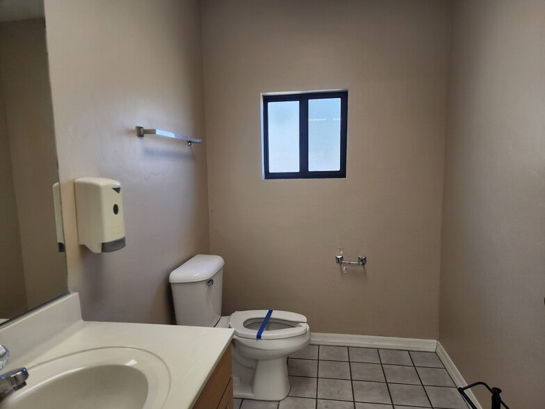 More Photos Of 154 E Merritt St, Prescott Medical For Lease