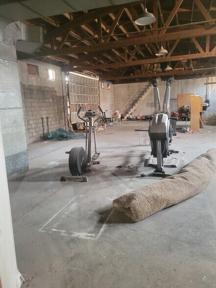 More Photos Of 248 W 2nd St, Chadron Warehouse For Sale