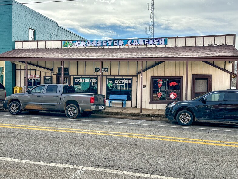 More Photos Of 107 E Main St, Hardy Restaurant For Sale