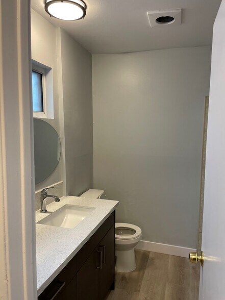 More Photos Of 6911 Haskell Ave, Van Nuys Apartments For Sale