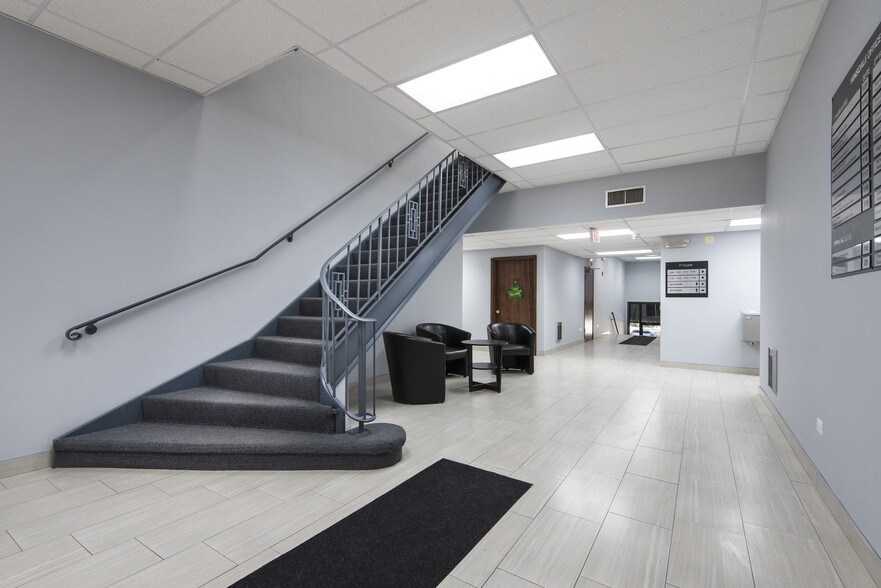 More Photos Of 211 W Chicago Ave, Hinsdale Office For Sale