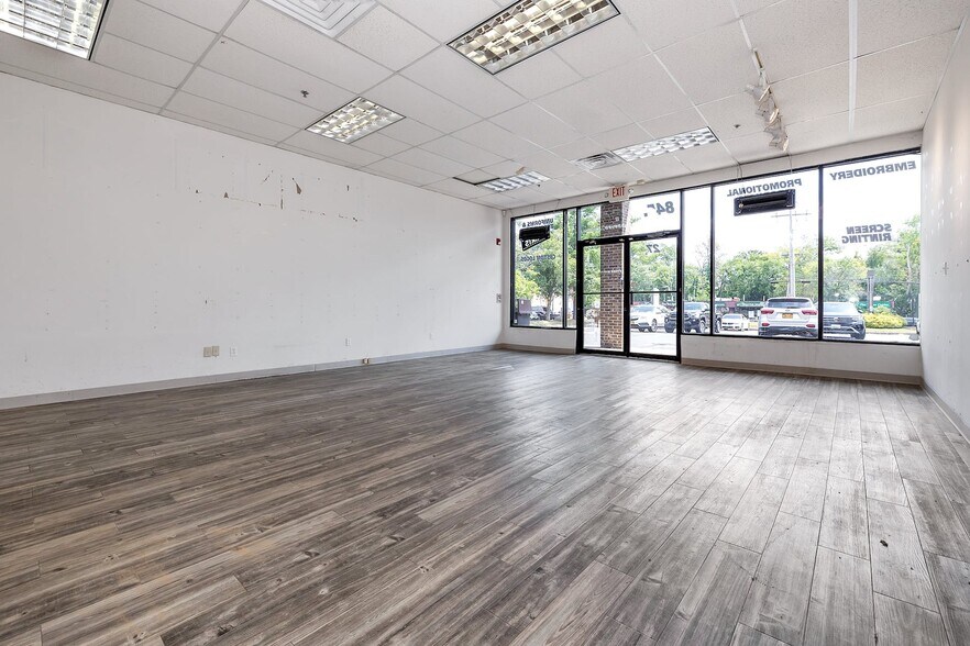 More Photos Of 27 N Middletown Rd, Nanuet Freestanding For Lease