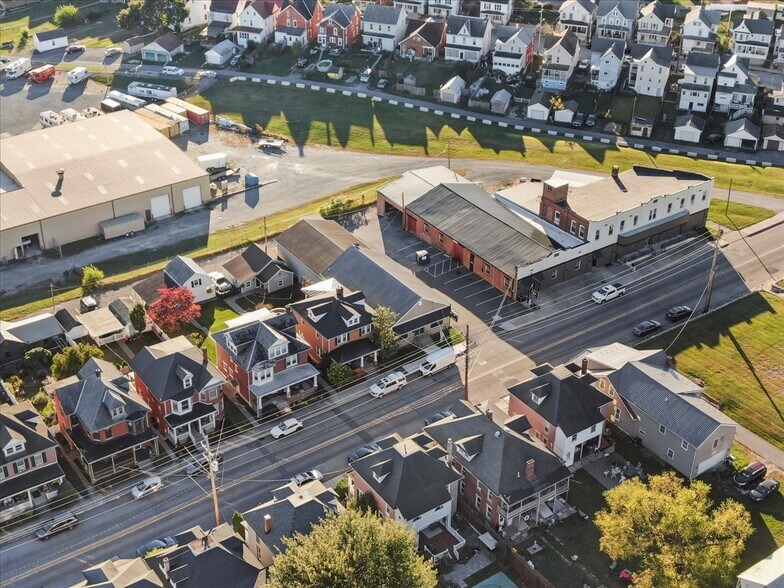 More Photos Of 128 W 3rd St, Waynesboro Freestanding For Sale