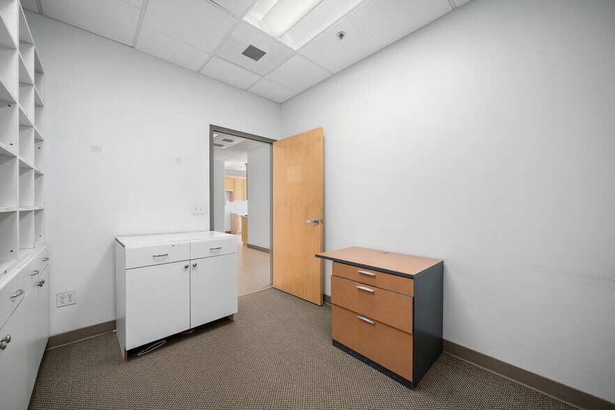 More Photos Of 2122-2126 Hutton Rd, Nipomo Flex For Lease