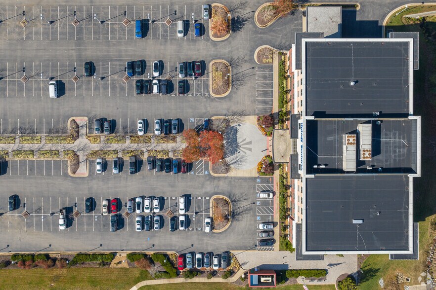 More Photos Of 15521 Midlothian Tpke, Midlothian Office For Lease