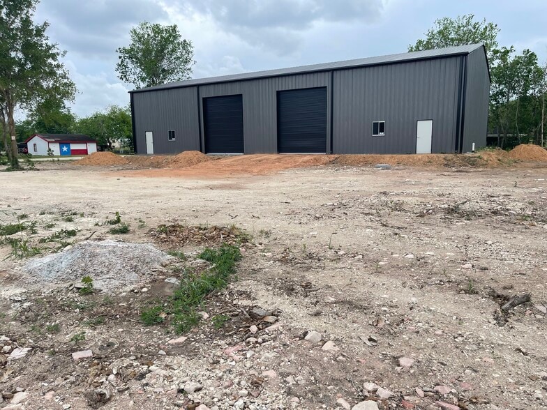 More Photos Of 1212 Cottonwood Church Rd, Rosenberg Warehouse For Lease