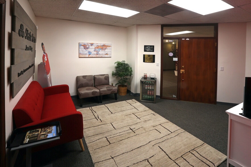 More Photos Of 4291 Austin Bluffs Pky, Colorado Springs Office For Lease