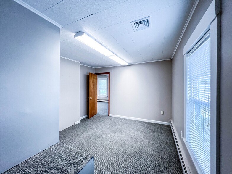 More Photos Of 300 Worcester Rd, Framingham Office For Sale