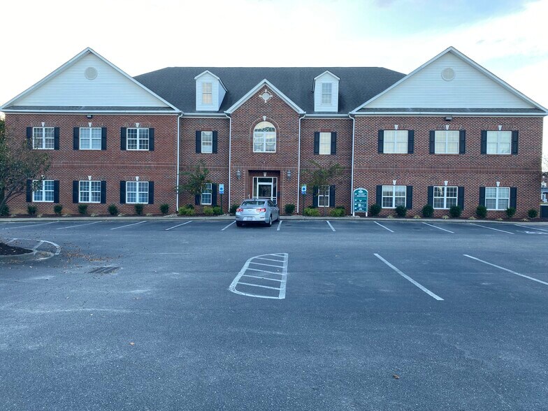 Primary Photo Of 2931 Breezewood Ave, Fayetteville Office For Lease