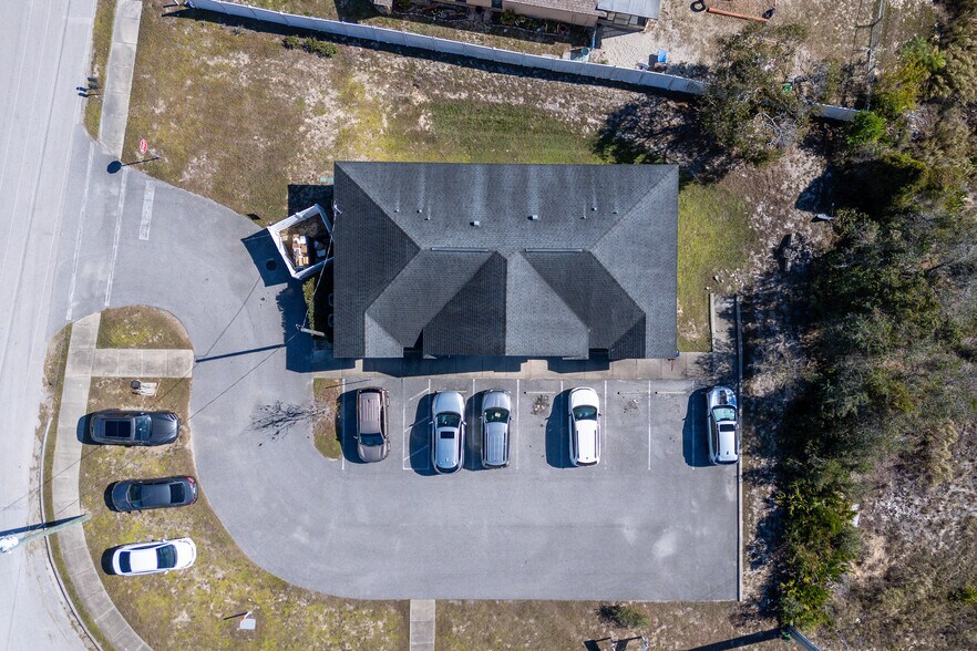 More Photos Of 6800-6810 Mariner Blvd, Spring Hill Office For Sale