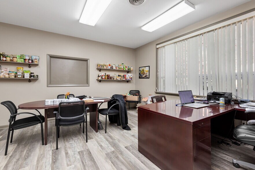 More Photos Of 343 Somerset St, Stirling Warehouse For Lease