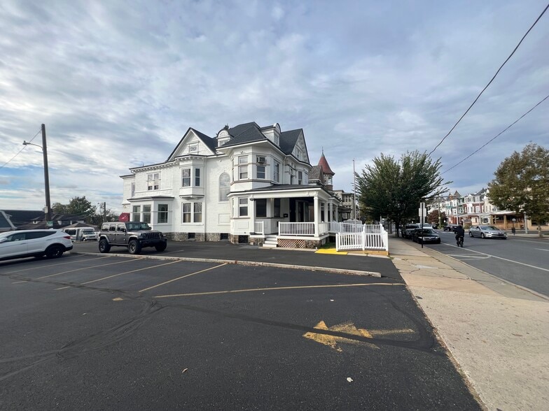 More Photos Of 1242-1244 W Hamilton St, Allentown Office For Lease