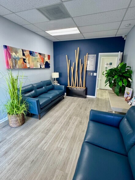 More Photos Of 8803-8833 Tamiami Trl E, Naples Unknown For Lease