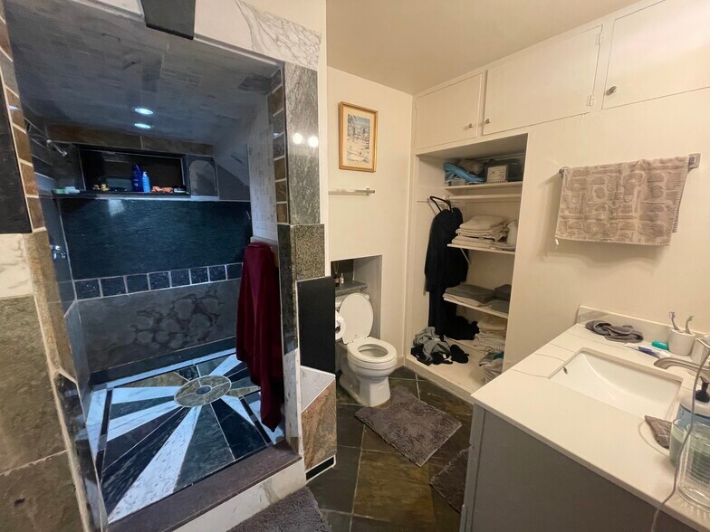 More Photos Of 740-744 Alcatraz Ave, Oakland Apartments For Sale