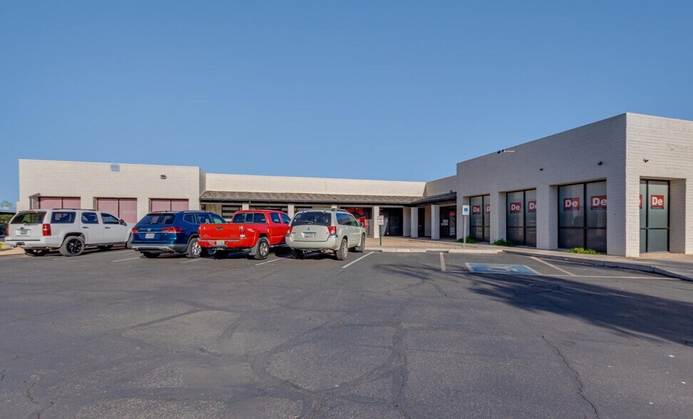 More Photos Of 17224 N 43rd Ave, Glendale Storefront Retail Office For Lease