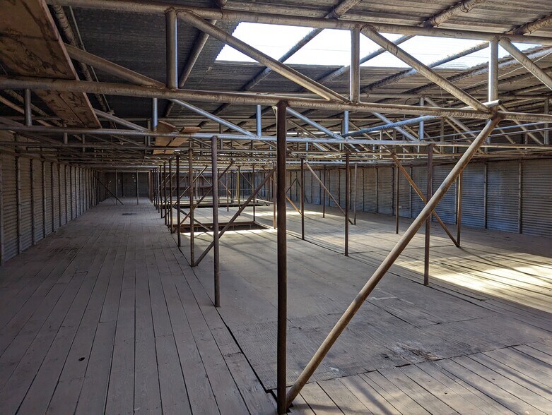 More Photos Of 714 E 2nd St, Odessa Flex For Lease