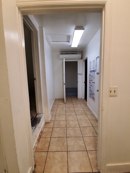 More Photos Of 3414 W Washington Blvd, Los Angeles Storefront Retail Residential For Sale
