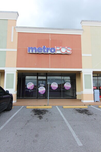 More Photos Of 5114-5134 Us Highway 19, New Port Richey Unknown For Lease