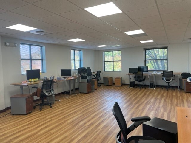 More Photos Of 19-23 Broadway, Arlington Office Residential For Lease