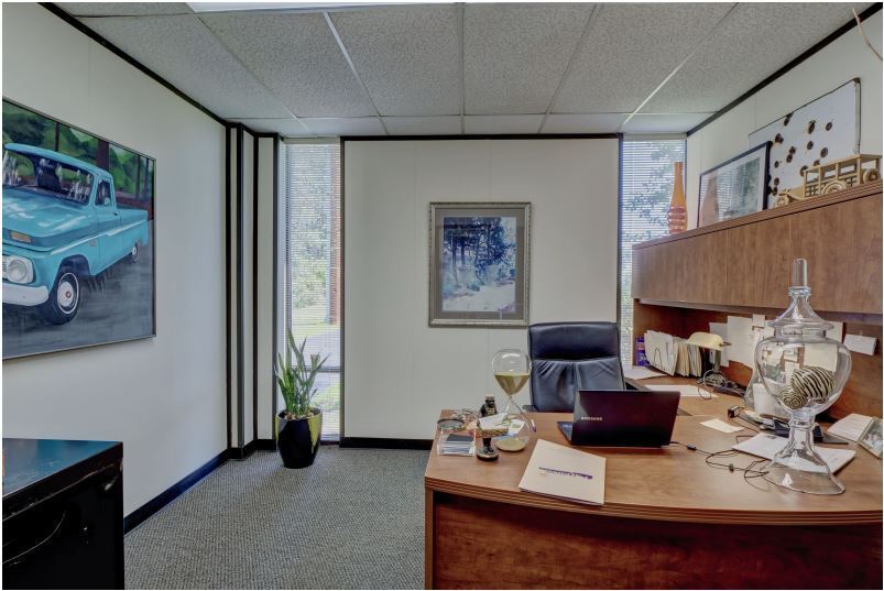 More Photos Of 5041 New Centre Dr, Wilmington Office For Sale