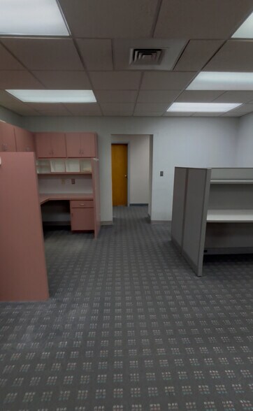 More Photos Of 923-931 Farmington Ave, Bristol Medical For Lease