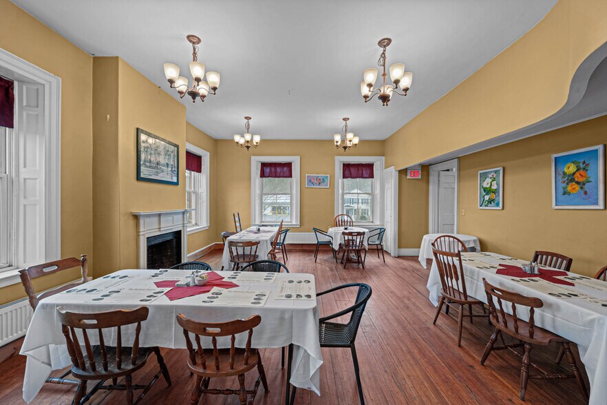 More Photos Of 122 Main St, Charlestown Restaurant For Sale